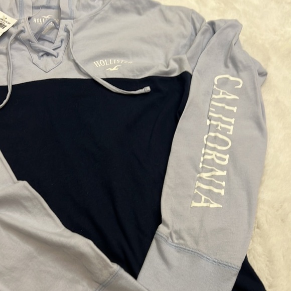 HOLLISTER long sleeve hoodie, NWT size M two toned - Picture 6 of 9